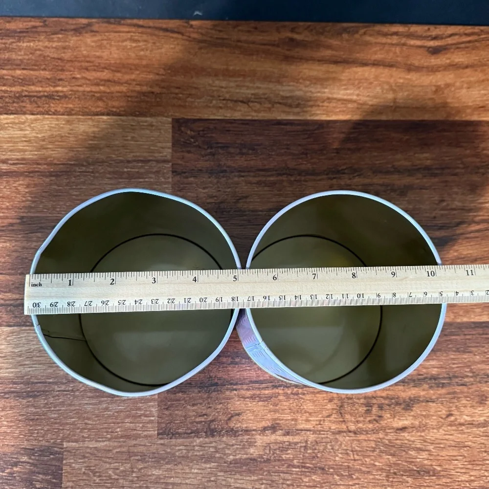 6 Penguin Tins with Hearts